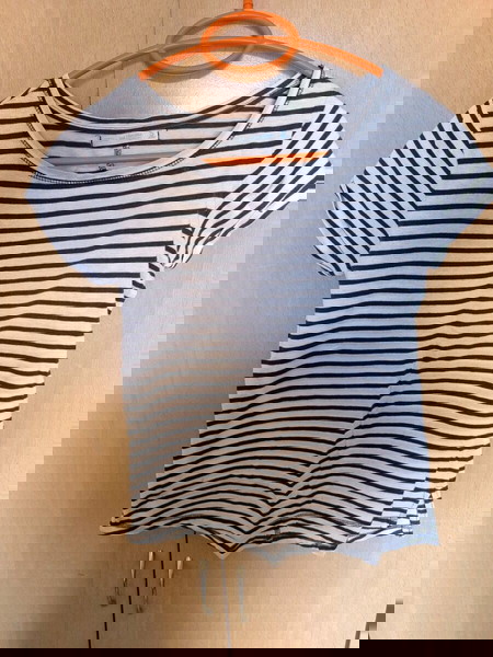 T-shirt with stripes small