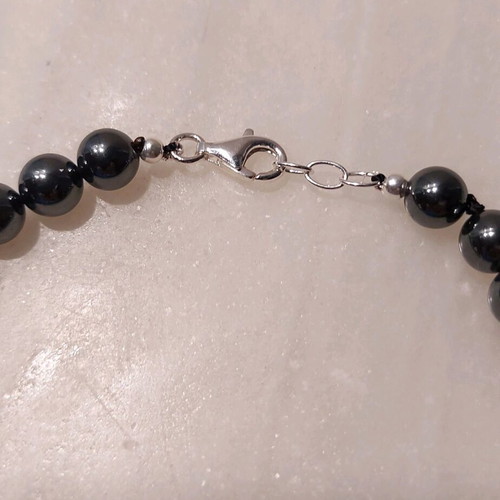 Hematite necklace like new with large pearl