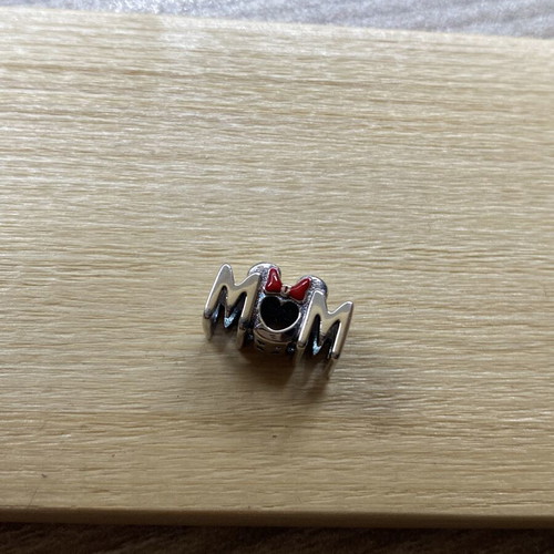 Mom Charm Pandora Disney like new, red and silver