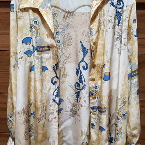 Tunic shirt like new, size L, with gold buttons