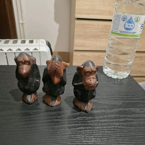 Wooden mini monkeys like new decorative figurines