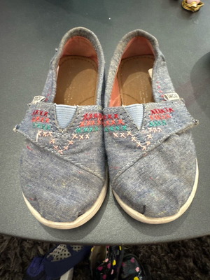 toms 23,5