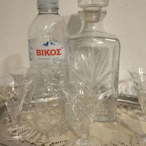 Liqueur set like new with six glasses, bottle and serving tray