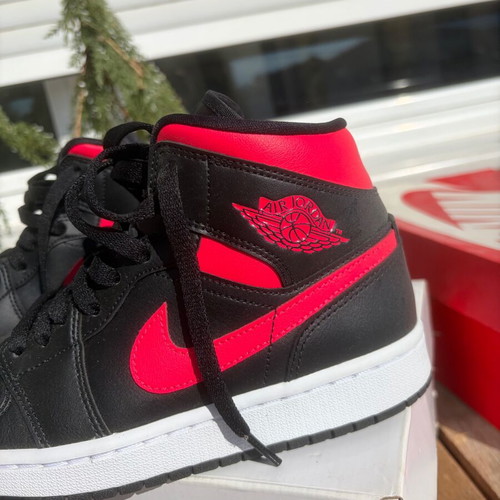 Nike Jordan women's sneakers, black and pink