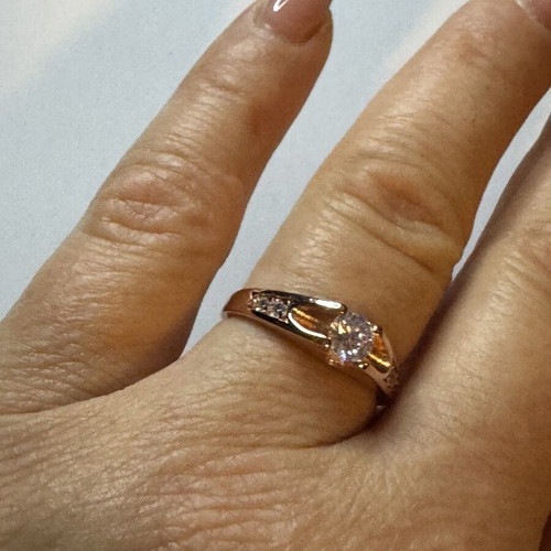 Ring with rhinestones, gold color