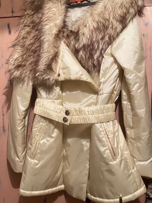 Lynne jacket with fur and belt like new, beige, size L