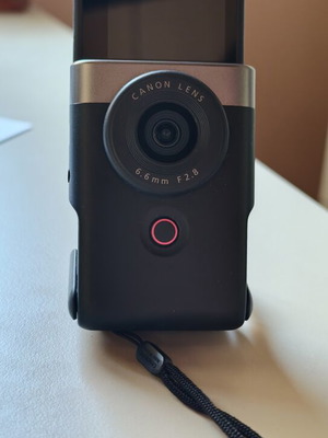 Canon PowerShot V10 4K UHD Vlogging Camera like new, silver