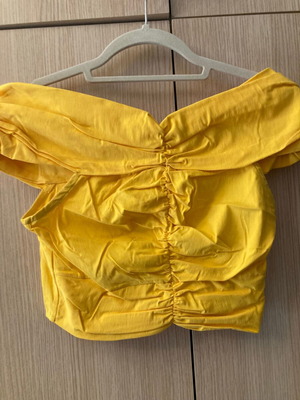Zara yellow crop top used with off-shoulder and ruching