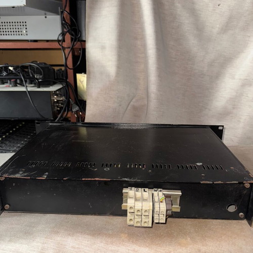 Custom Analog Audio Amplifier DIY Unit in 19 Rack used