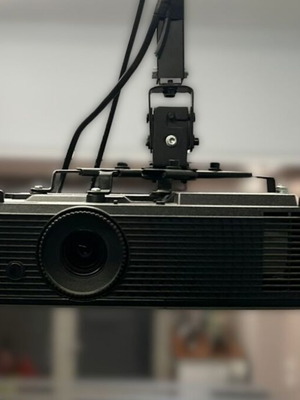 Optoma W400LVE projector like new, DLP, WXGA, 4,000 lumens