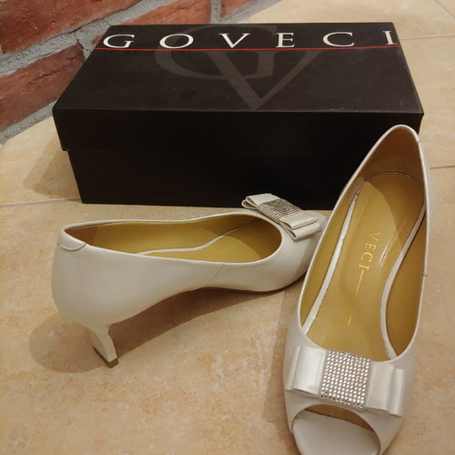Goveci peep toe shoes like new with Swarovski elements, size 37, white pearly