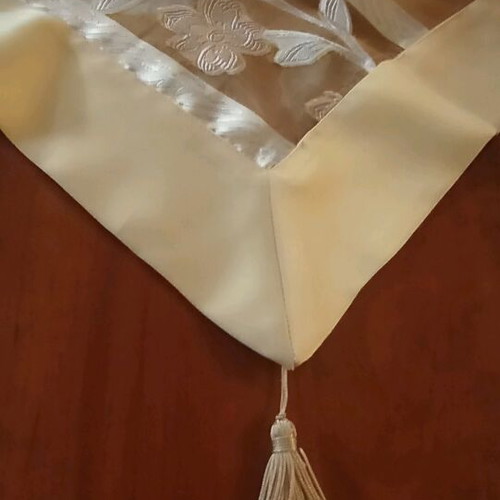 Square tablecloth 81x82 like new
