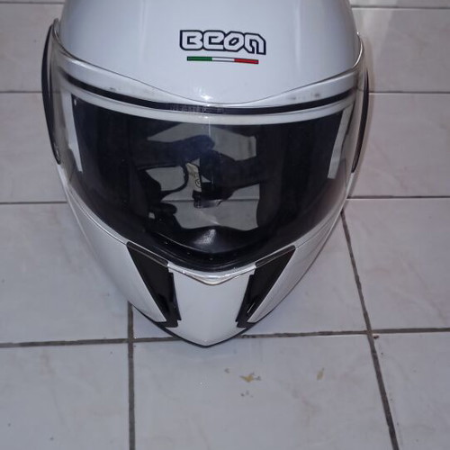 Bron motorcycle helmet size M (57-58)