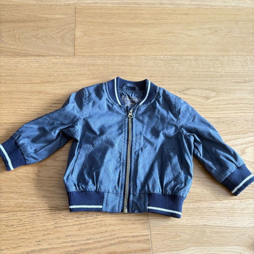 Primark jacket like new, thin, windproof, size 6-9 months