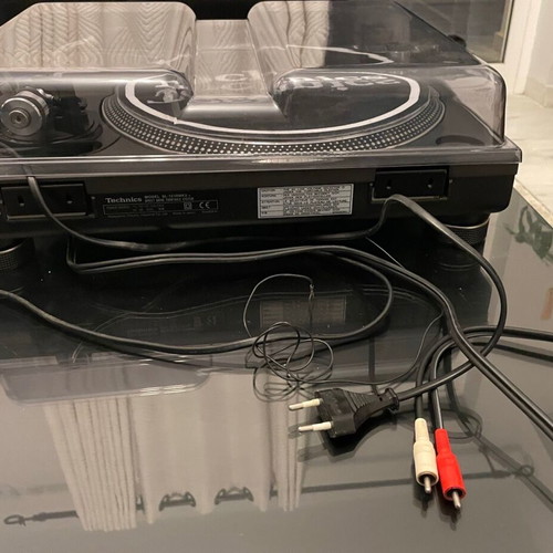 Technics 1210 MK2 turntable like new
