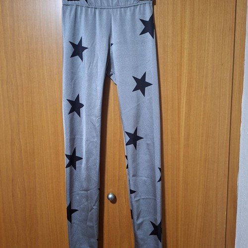 Hyper women's silver leggings with black stars, one size