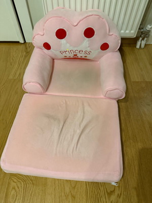 Multifunctional pet sofa-bed used for small female pets, washable cover