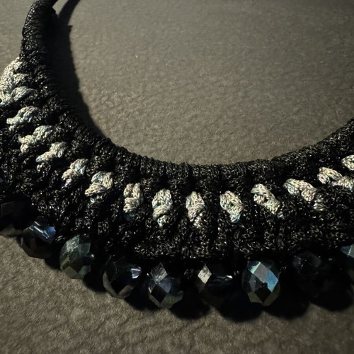 Necklace with thread and beads, black and grey