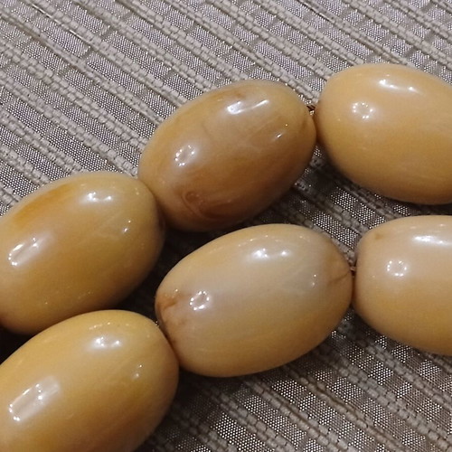 Komboloi German Bakelite Mastic used, 15 large beads