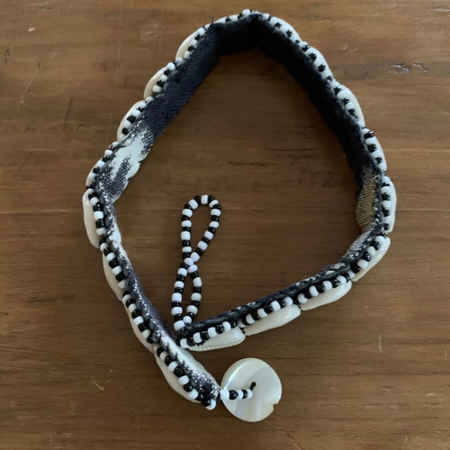 Summer handmade shell choker necklace like new, boho style