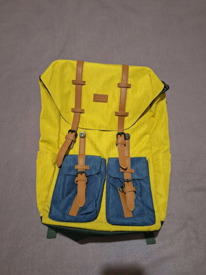Polo backpack like new, multicolor with 15.6" laptop compartments and USB port