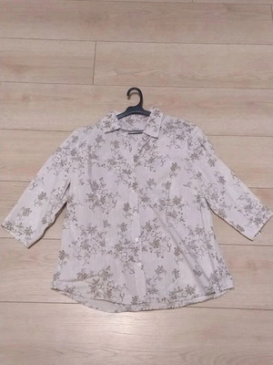 Women's white shirt with 3/4 sleeves, size M, new