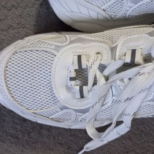 Sneakers women's size 36 like new, white and silver
