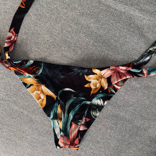 ZARA bikini bottom with side tie like new, Brazilian style