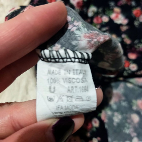 Floral top with straps 100% viscose like new, black multicolor