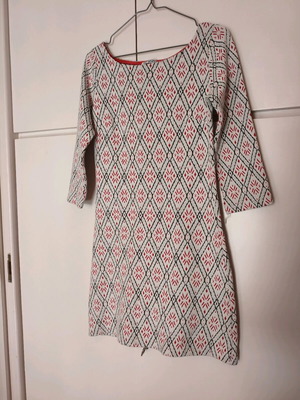 Enzzo dress alpha line with 3/4 sleeve, like new, white and red, size S