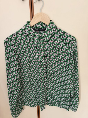 Zara stylish blouse with nice print like new, size XS