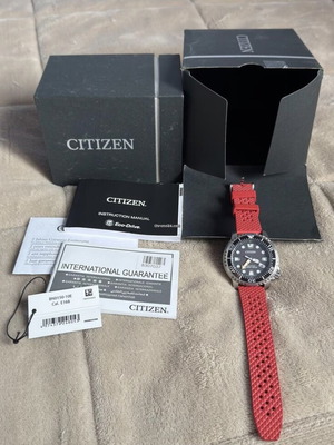 Citizen Eco Drive Professional Diving Watch Like New with 4 Straps