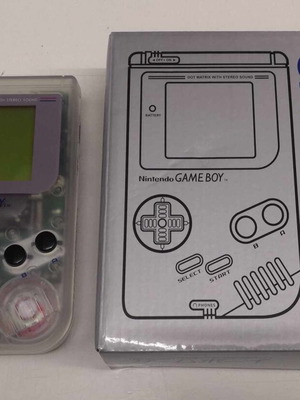 GameBoy Nintendo DMG-01 like new with repro box