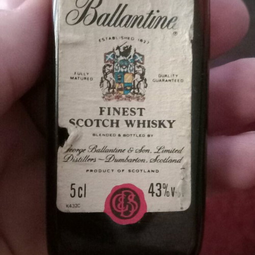 Ballantine liquor miniature like new, collectible