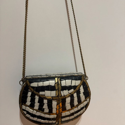 Zara crossbody bag like new, hard material black and white