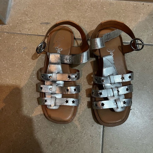 Pepe Jeans kids sandals size 33 like new, brown and silver