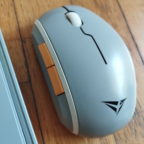 Alcatroz Tetriz Air 300c keyboard and mouse set like new