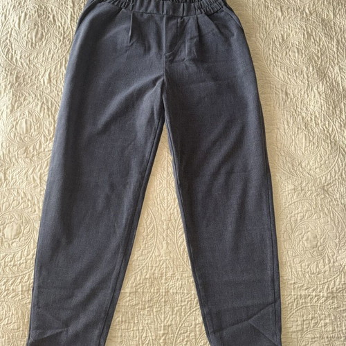 Pink Woman gray pants size L like new, elastic waist, pockets