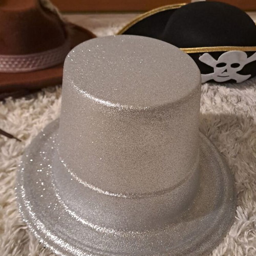 Carnival hats used, set of 3 pieces