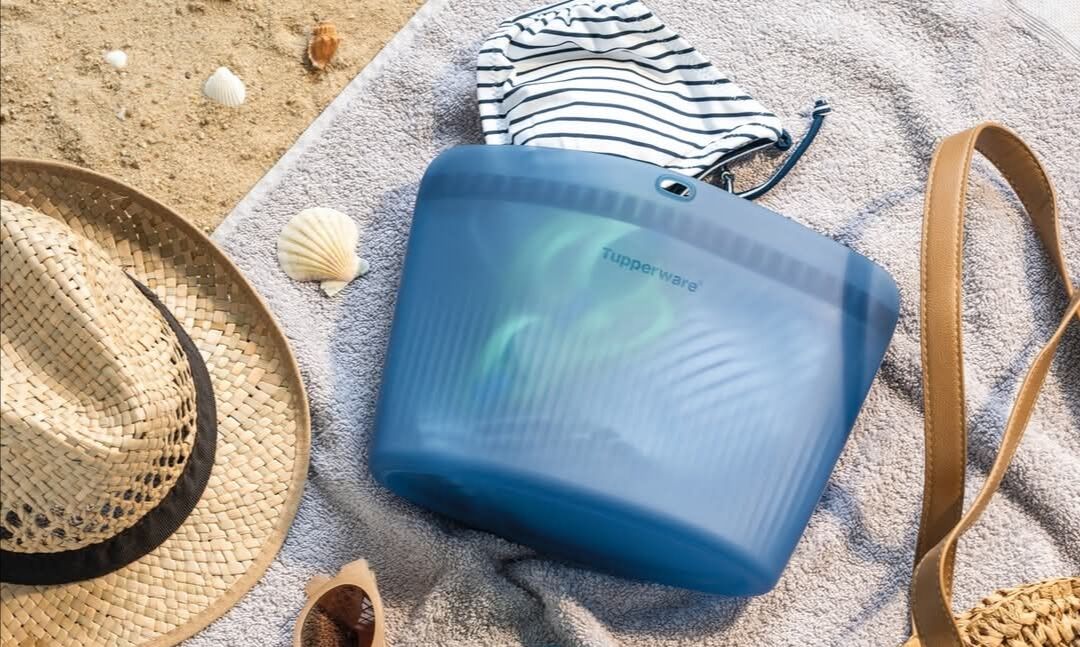Tupperware Large Blue Silicone Bag new - € 24,00 - Vendora.cy