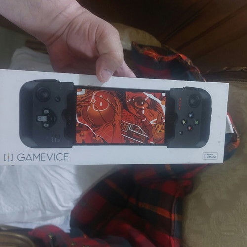 Gamevice Controller for iPhone 6/6S/6S Plus/7 like new