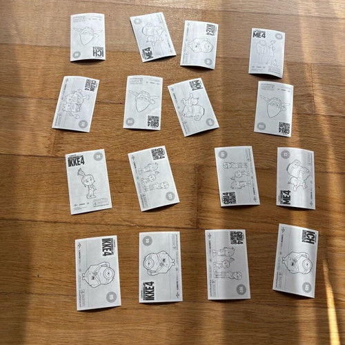 Panini Minion stickers like new, 16 pieces for album