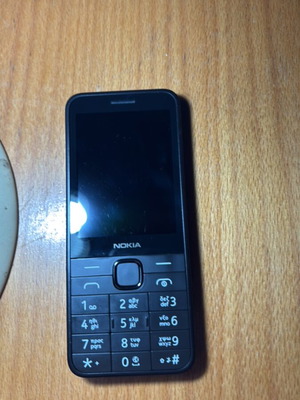 Nokia 215 4G mobile phone new, black, Dual SIM
