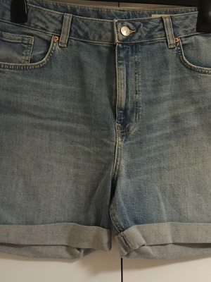 Marks & Spencer women's blue jean shorts size 16 like new