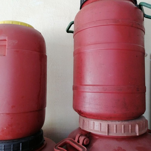 Plastic containers various sizes barrels, pack of 13