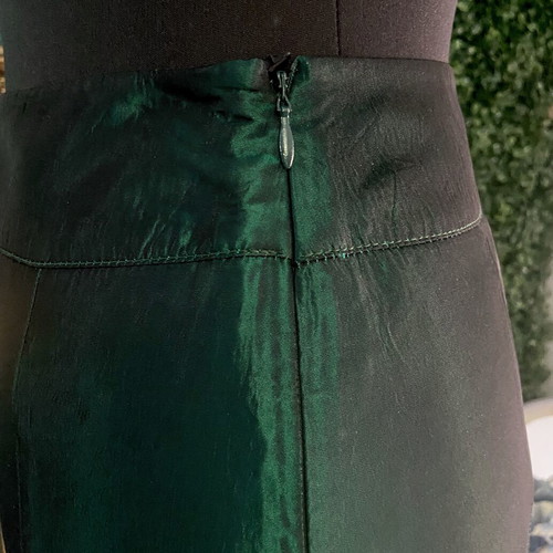 Midi cypress green skirt with 3D flowers