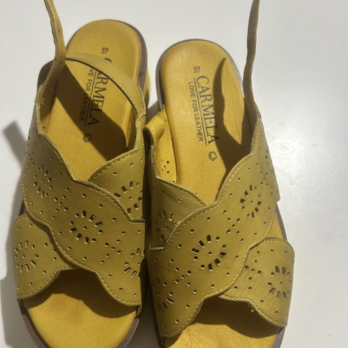 Carmela Footwear women's sandals like new, size 37, yellow leather