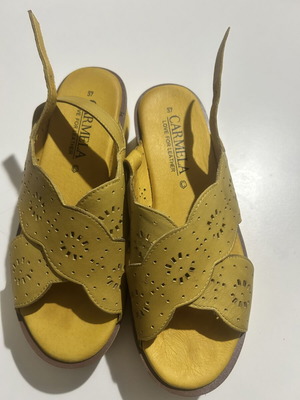 Carmela Footwear women's sandals like new, size 37, yellow leather