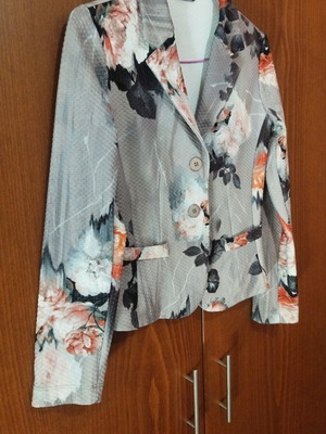 Italian jacket size S like new, multicolor
