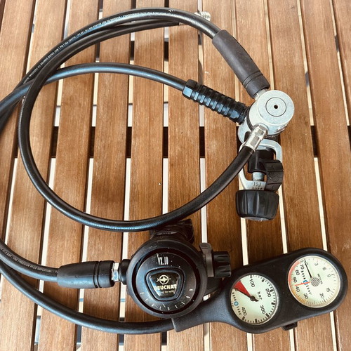 Aqua Lung Barometer and Depth Gauge with Beuchat VX10 Evolution Regulator